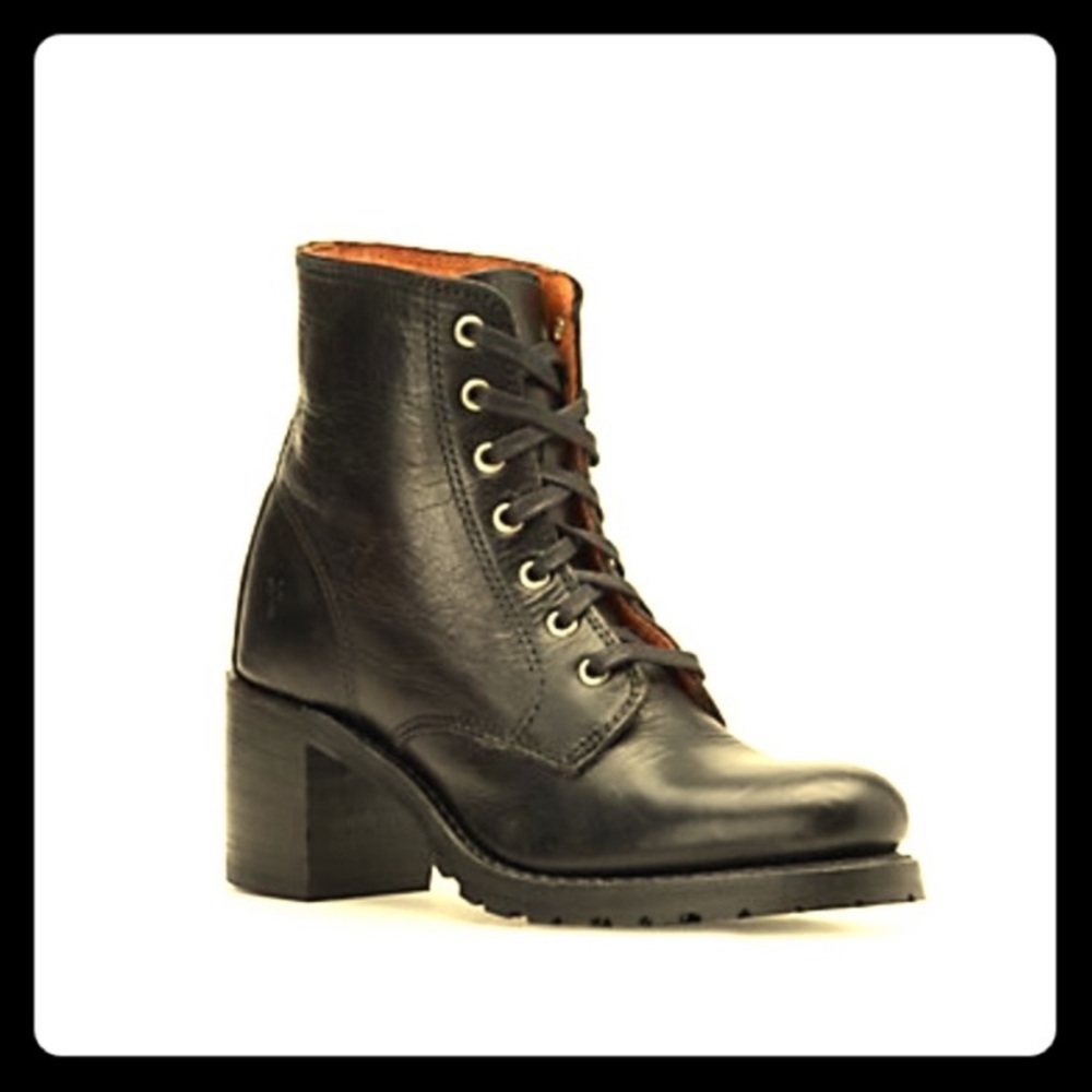 Frye Sabrina lace-up boots